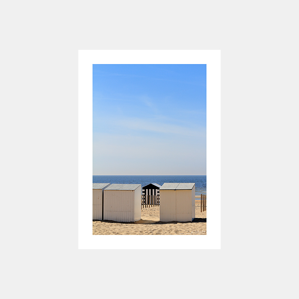 Poster Photo Côte Belge - Plage Cabines de bain - Image de mer et du littoral de Belgique - Christophe Schambert